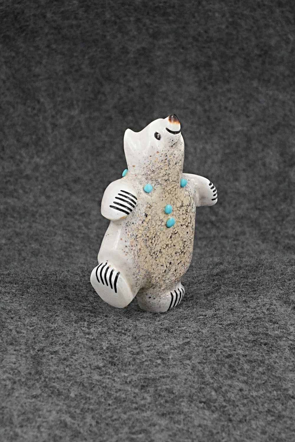 Bear Zuni Fetish Carving - Claudia Peina