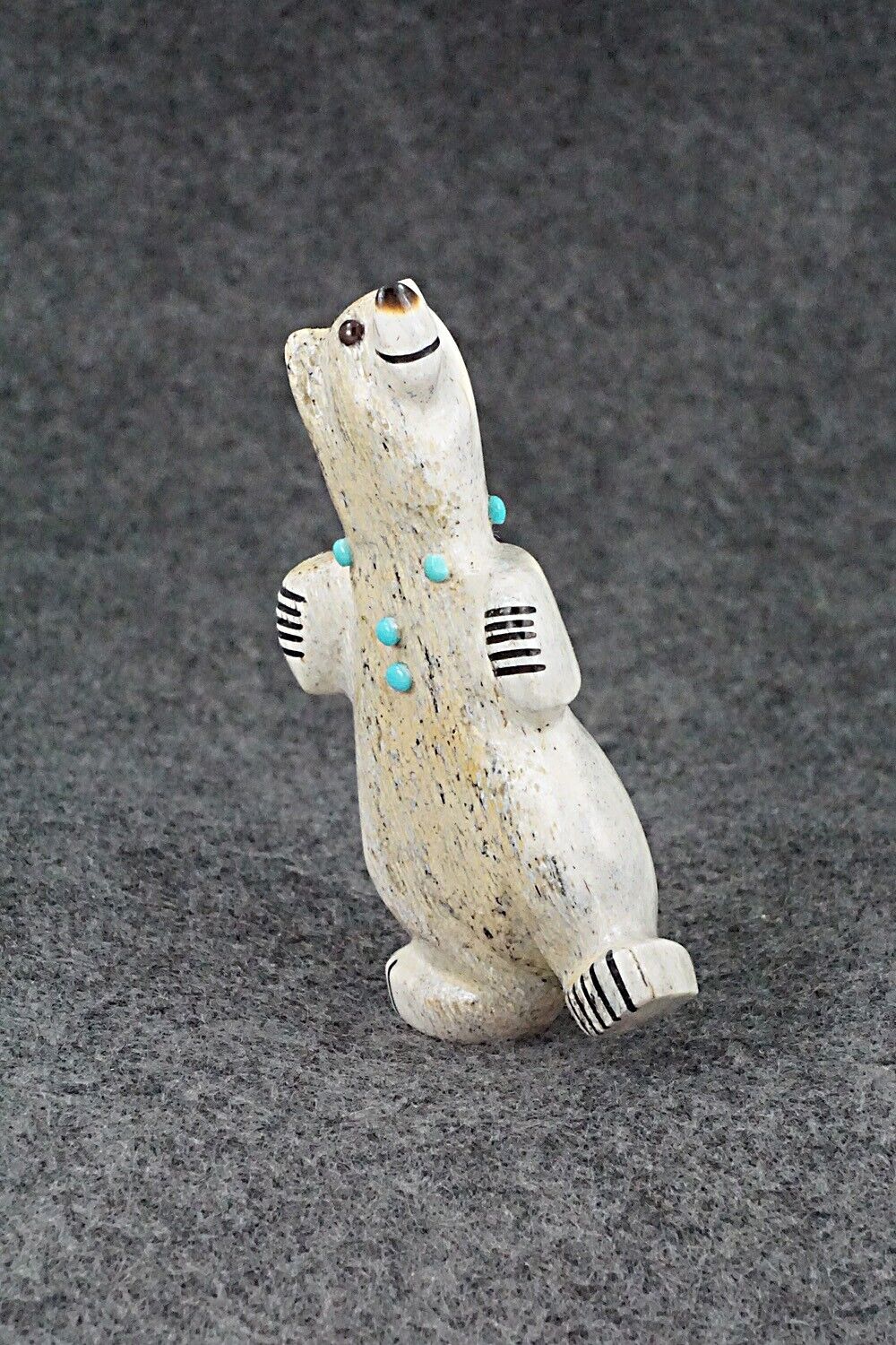 Bear Zuni Fetish Carving - Claudia Peina