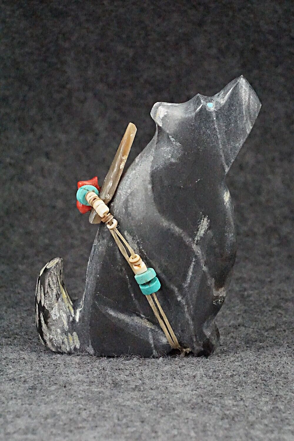 Wolf Zuni Fetish Carving - Rodney Laiwakete