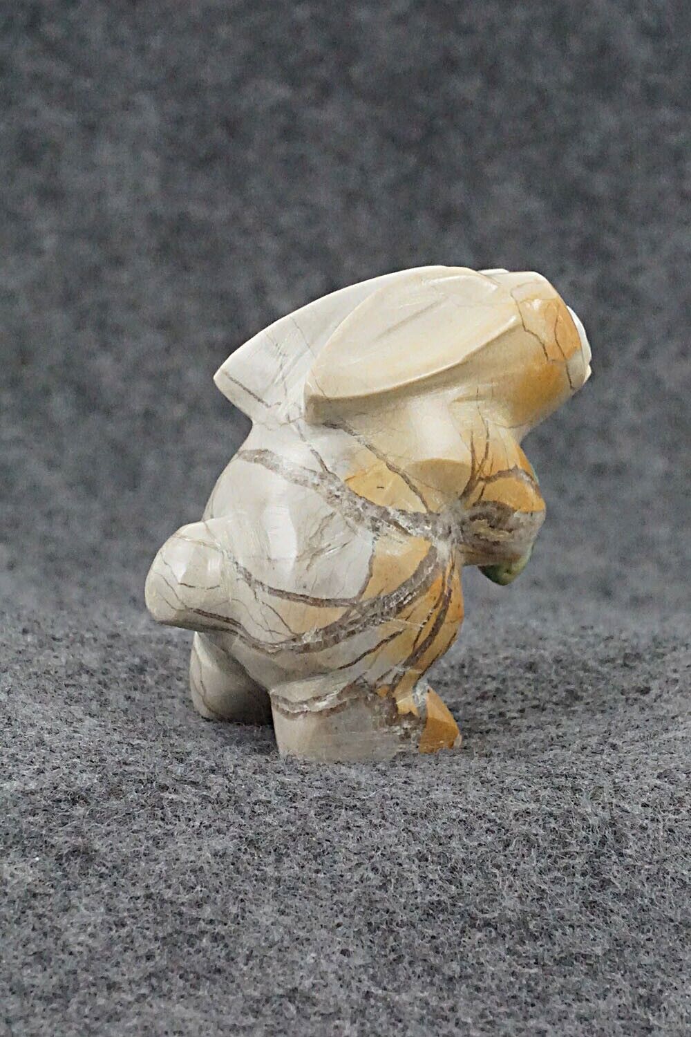 Rabbit Zuni Fetish Carving - Enrike Leekya