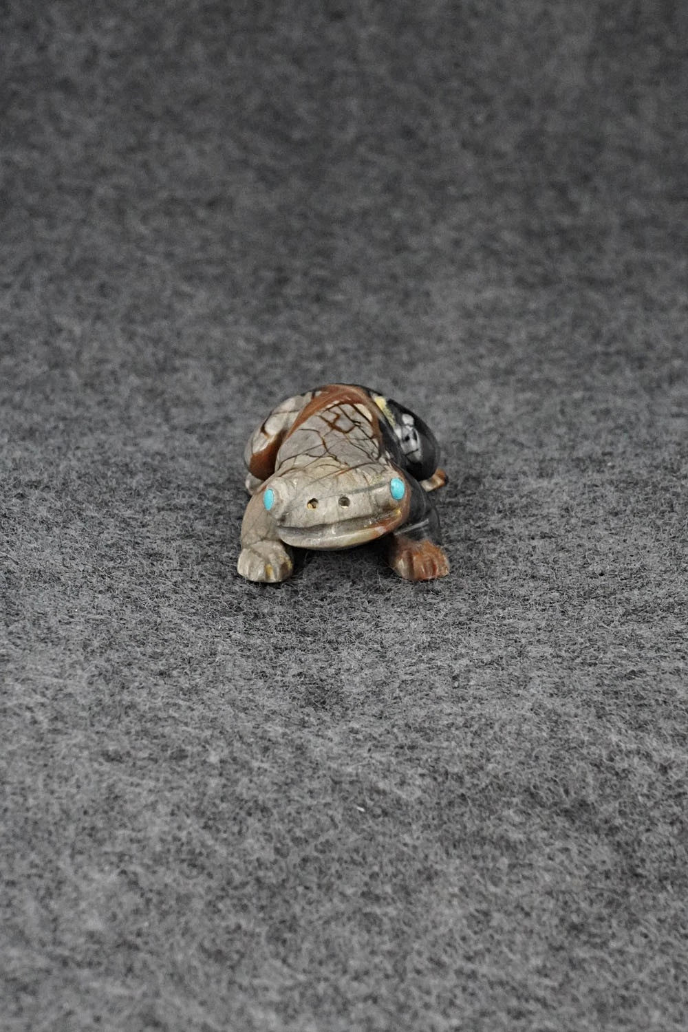 Frog Zuni Fetish Carving - Lance Cheama