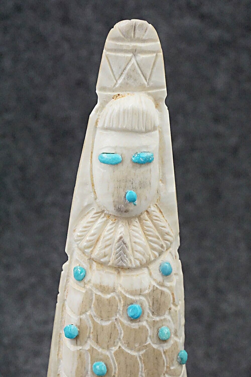 Corn Maiden Zuni Fetish Carving - Garrick Weeka