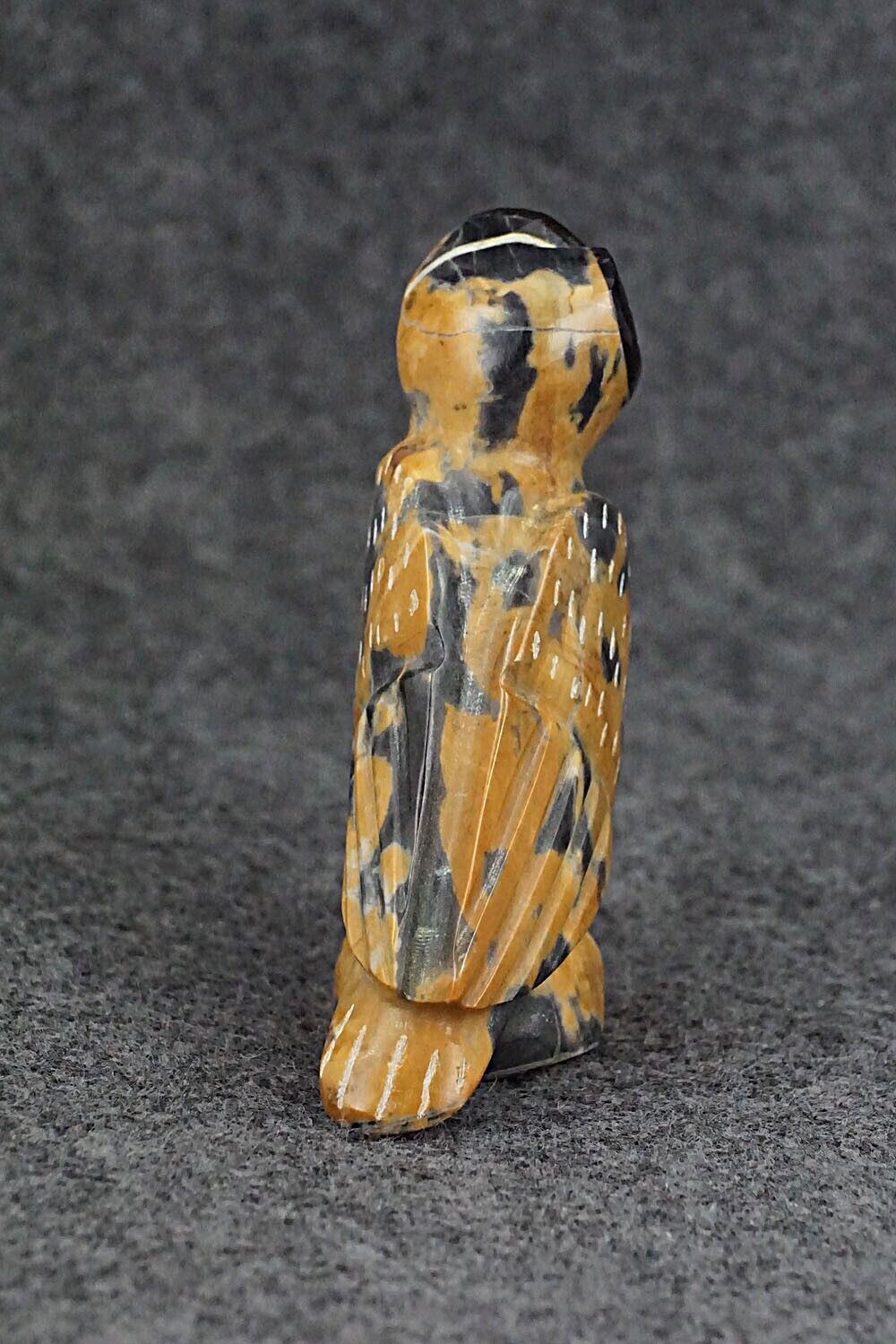 Owl Zuni Fetish Carving - Enrike Leekya
