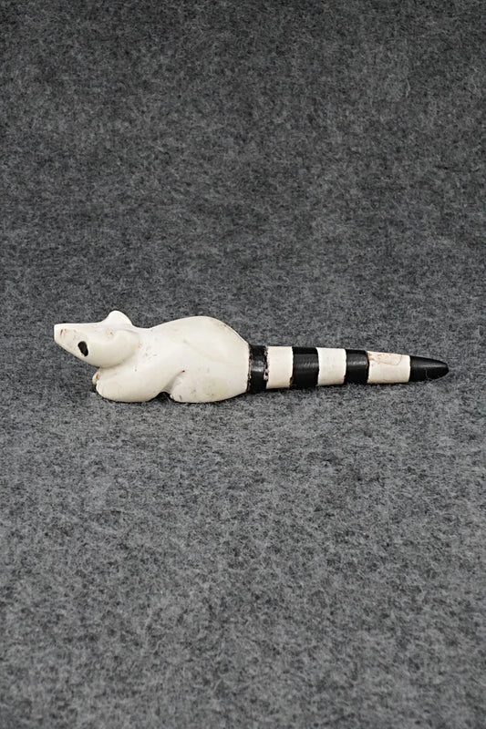 Raccoon Zuni Fetish Carving - Justin Red Elk
