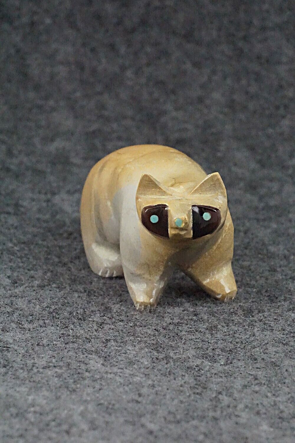 Raccoon Zuni Fetish Carving - Enrike Leekya