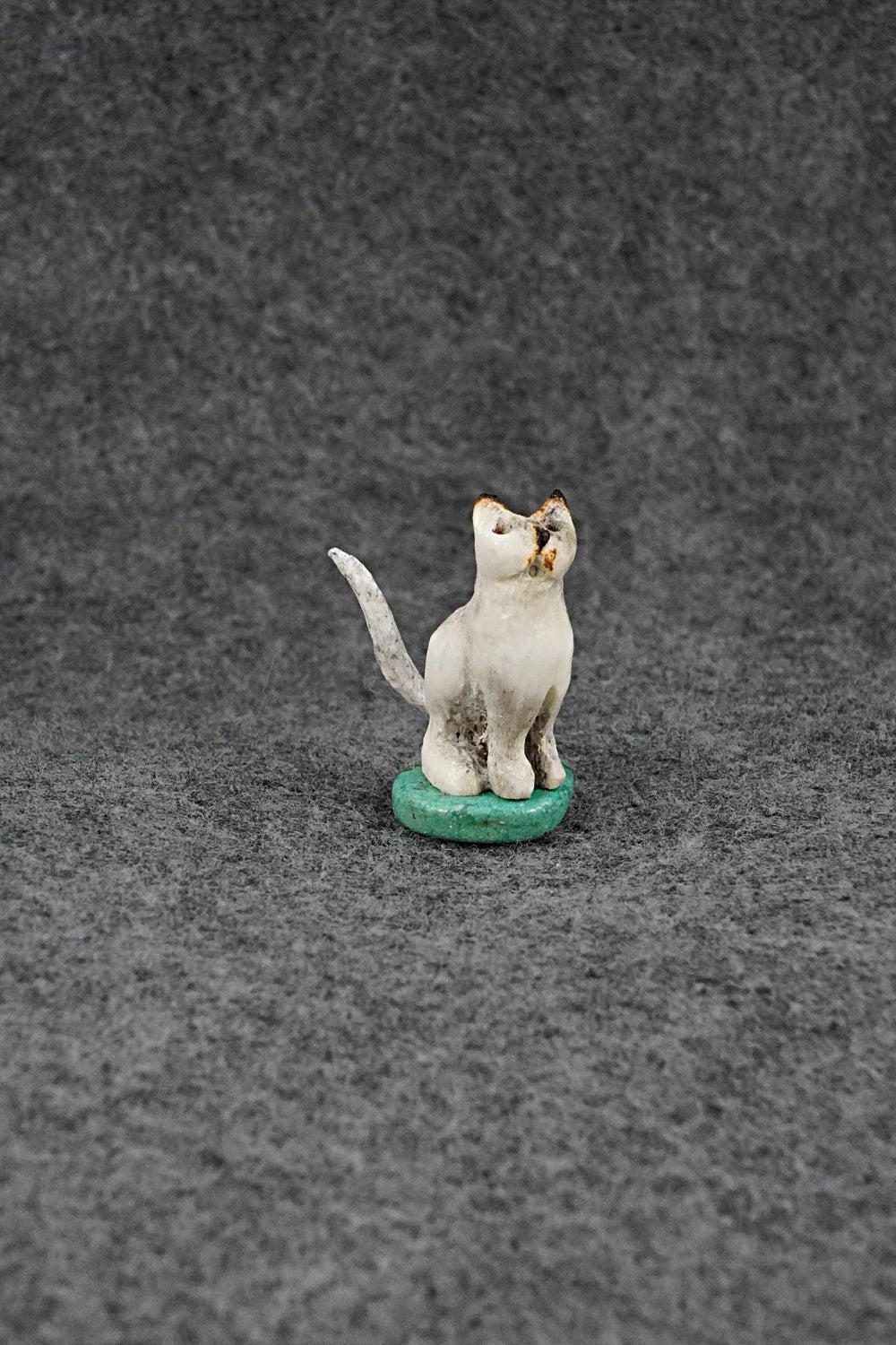 Cat Zuni Fetish Carving - Ruben Najera