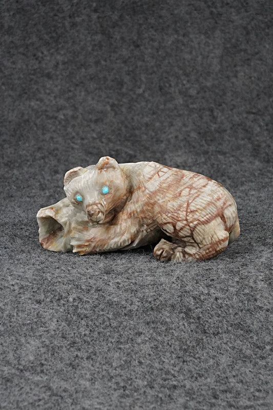 Bear Zuni Fetish Carving - Wilfred Cheama