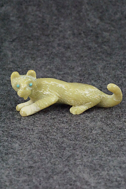 Mountain Lion Zuni Fetish Carving - Wilfred Cheama