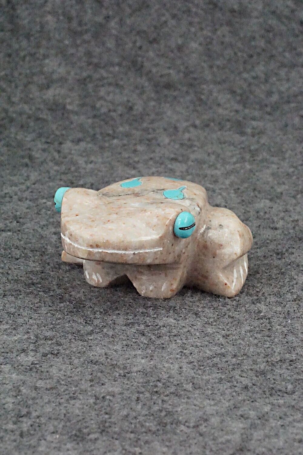 Frog Zuni Fetish Carving - Andres Lementino