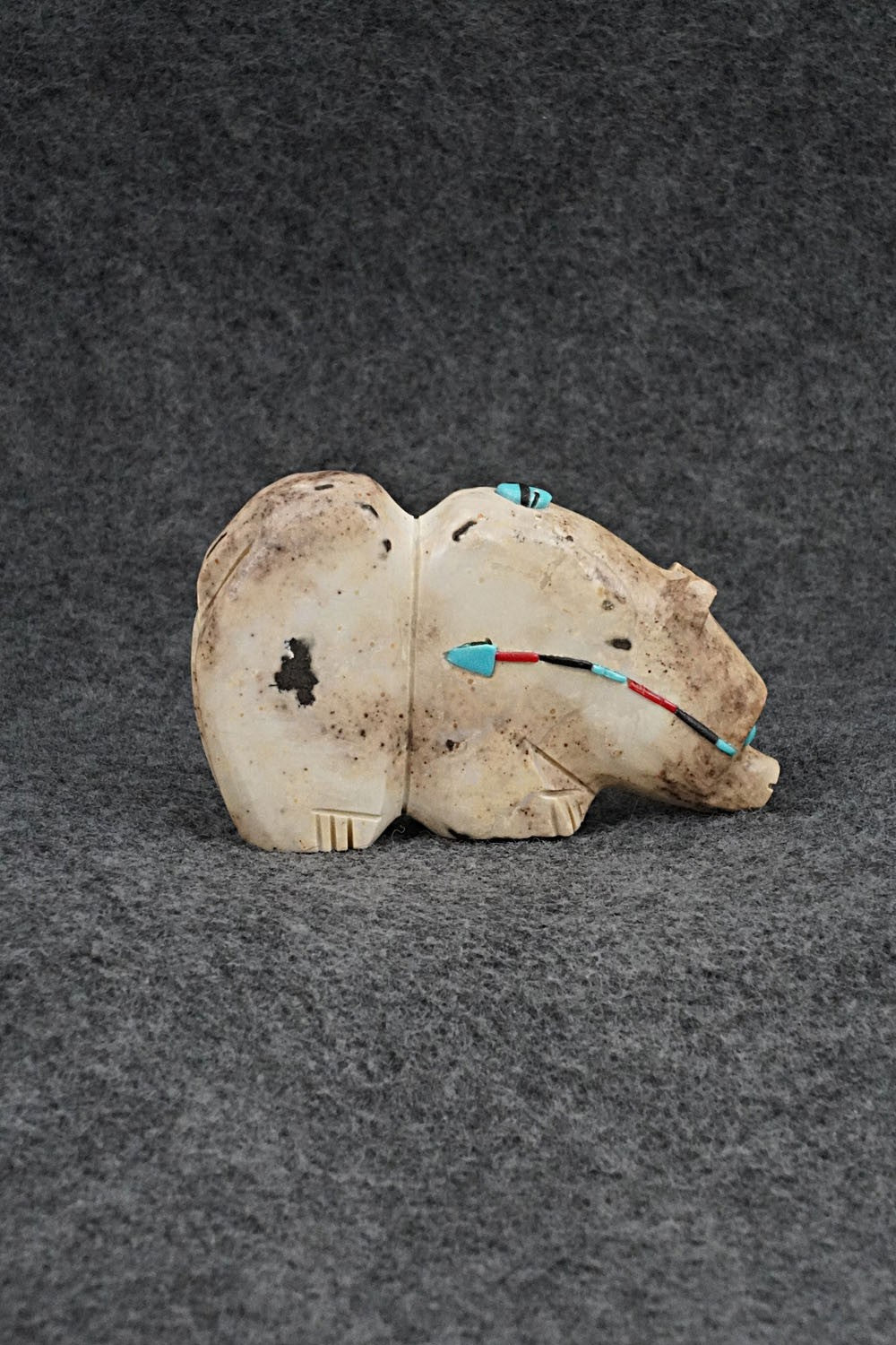 Bear Zuni Fetish Carving - Danette Laate
