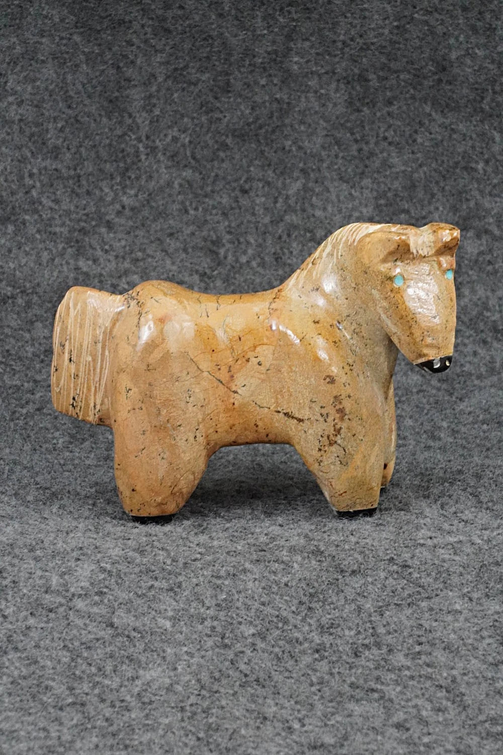 Horse Zuni Fetish Carving - Freddie Leekya