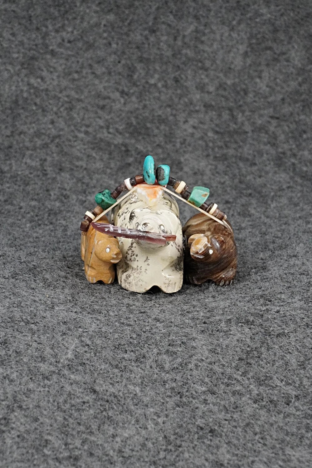 Bear Zuni Fetish Carving - Daisy Rose Leonard