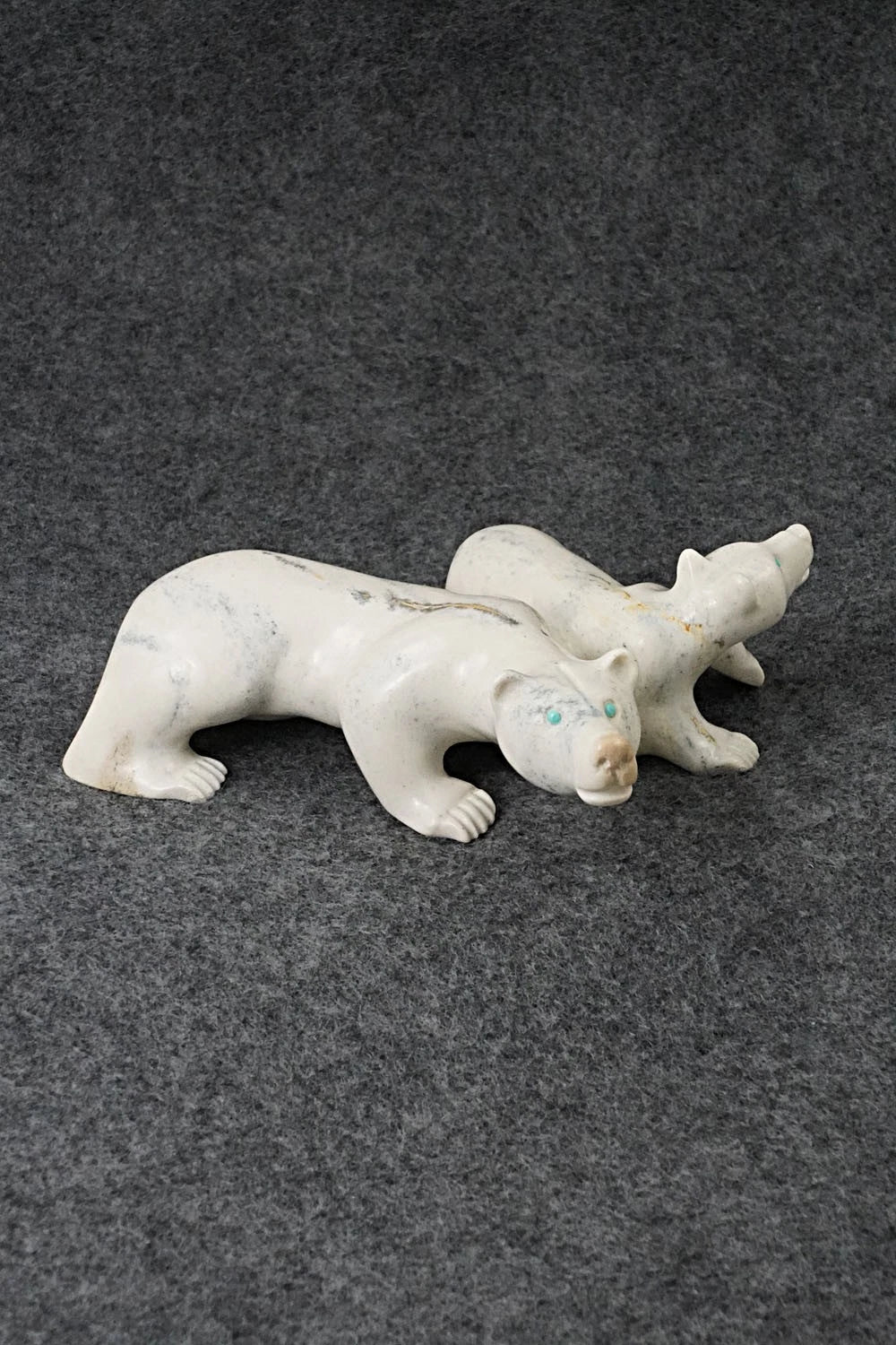 Bear Zuni Fetish Carving - Albert Eustace