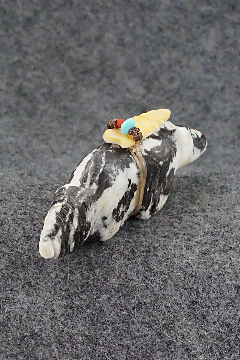 Wolf Zuni Fetish Carving - Peter Gasper