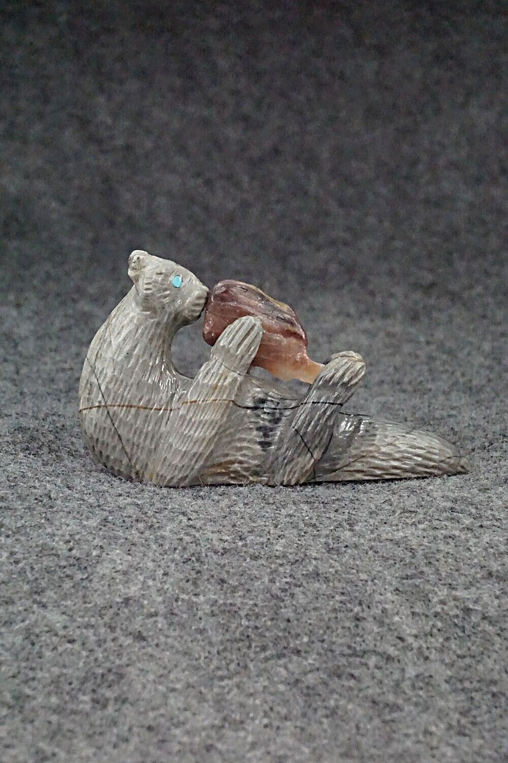Otter with Fish Zuni Fetish Carving - Wilfred Cheama