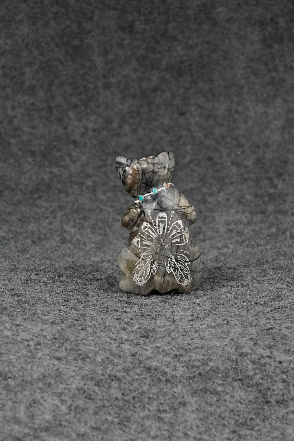Bear Zuni Fetish Carving - Adrian Cachini