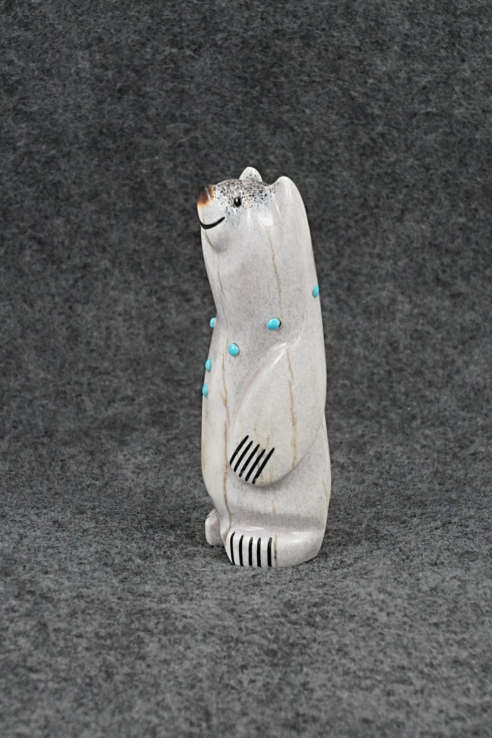 Bear Zuni Fetish Carving - Claudia Peina