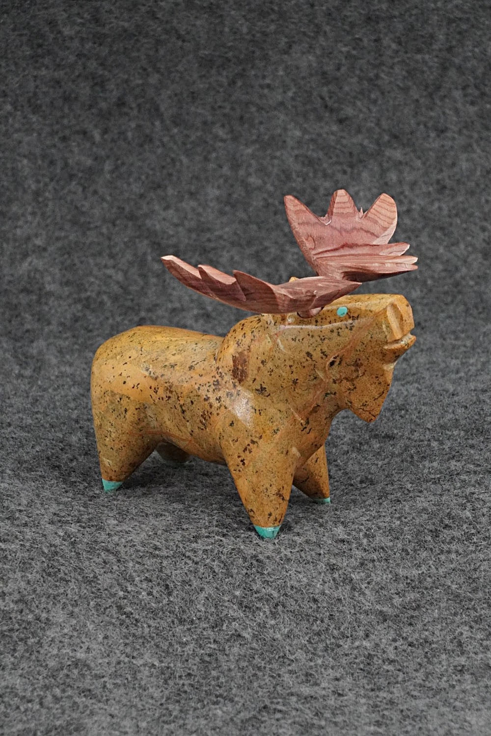 Moose Zuni Fetish Carving - Enrike Leekya