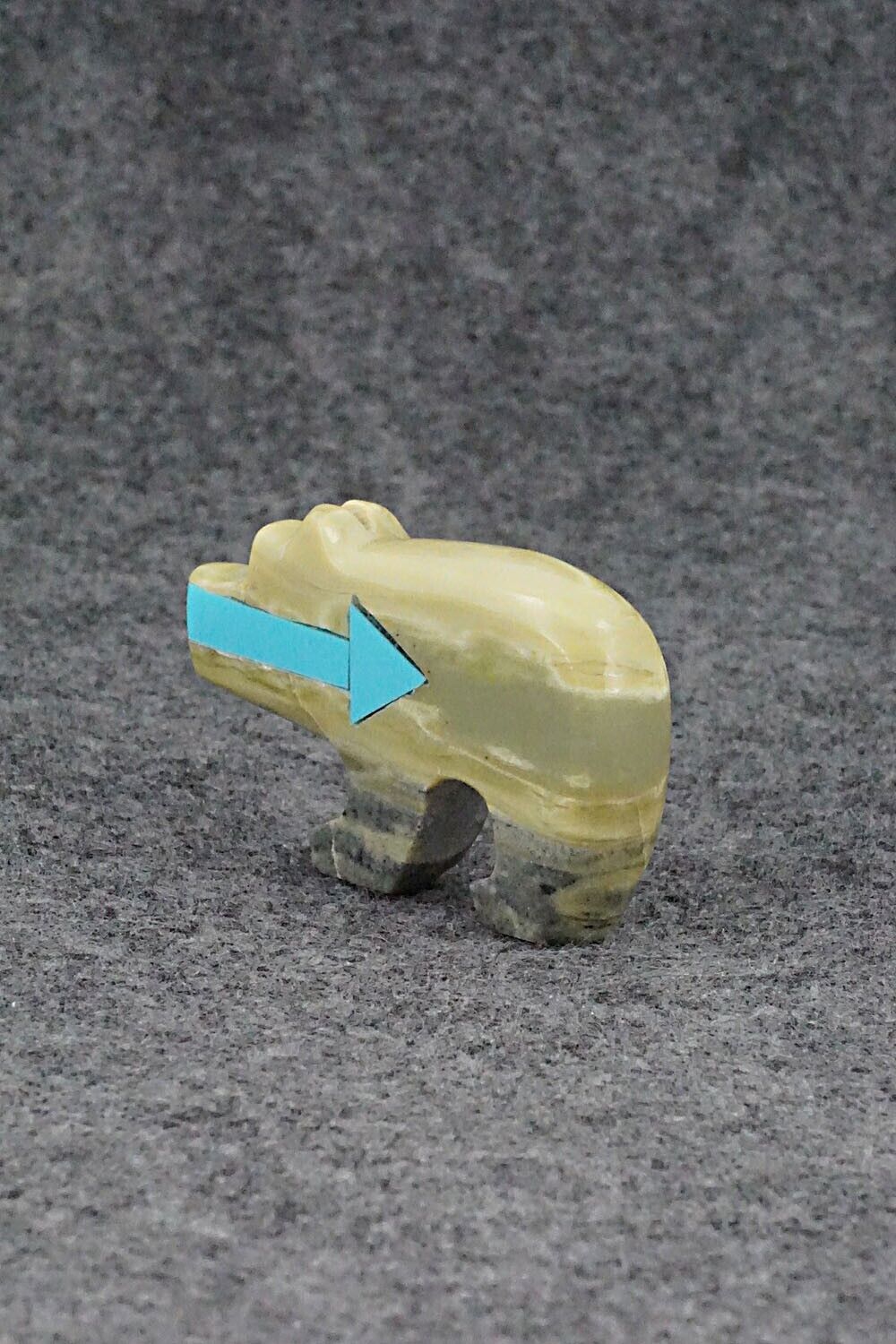 Bear Zuni Fetish Carving - Bernard Laiwakete