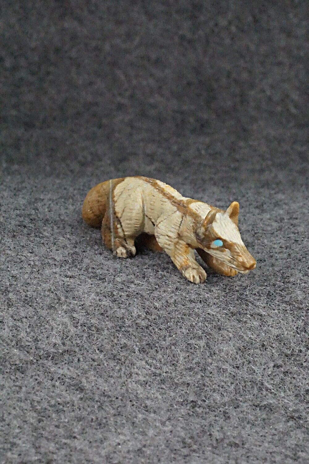 Wolf Zuni Fetish Carving - Lance Cheama