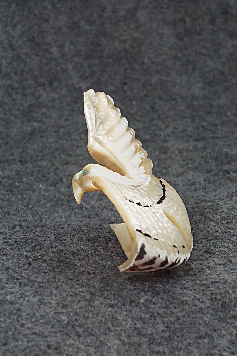 Eagle Zuni Fetish Carving - Wilfred Cheama