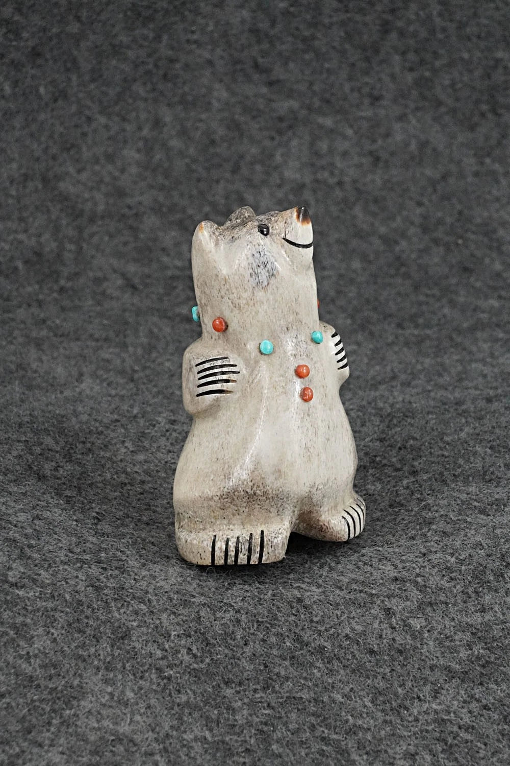 Bear Zuni Fetish Carving - Claudia Peina
