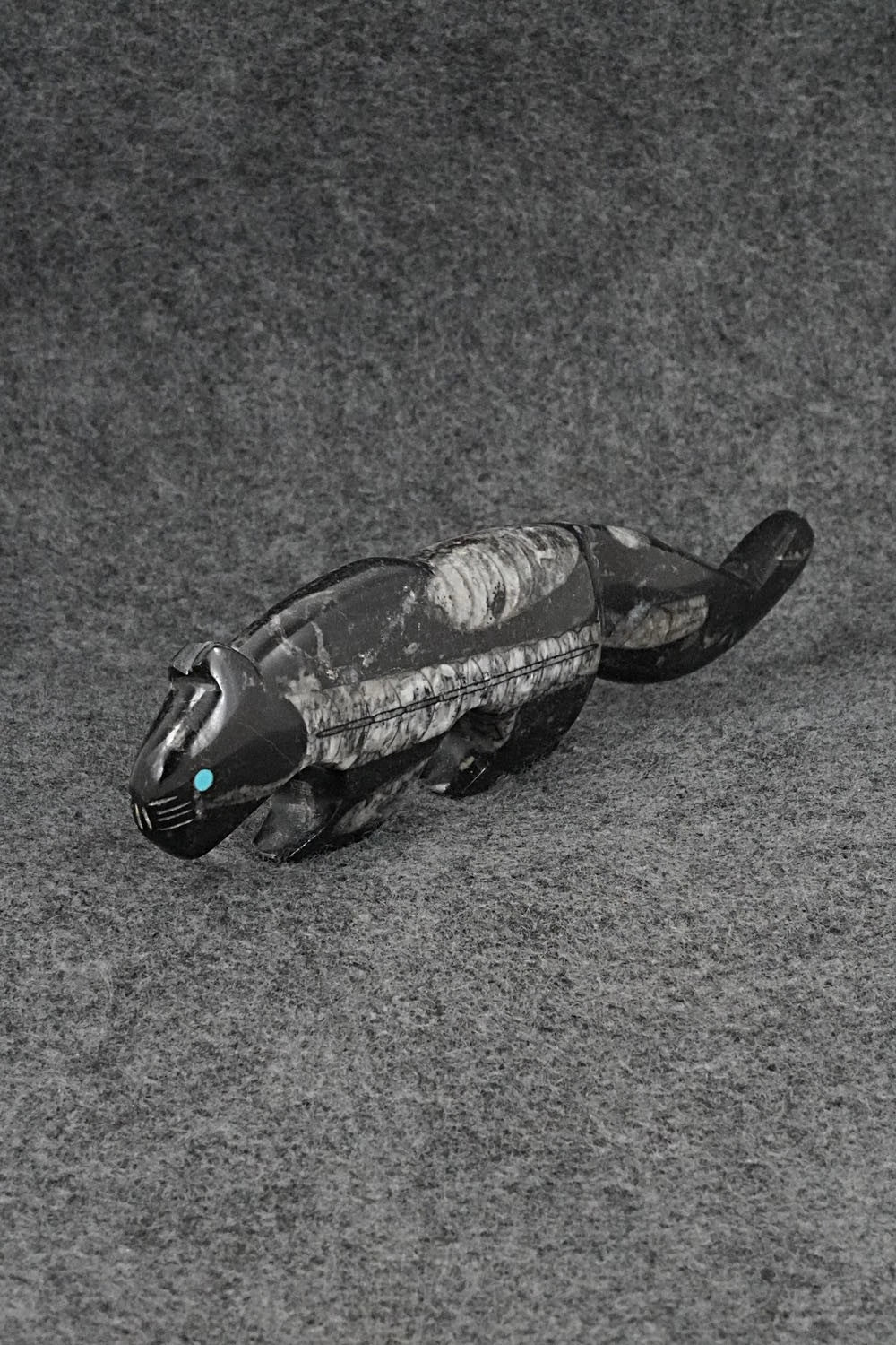 Mountain Lion Zuni Fetish Carving - Kenric Laiwakete