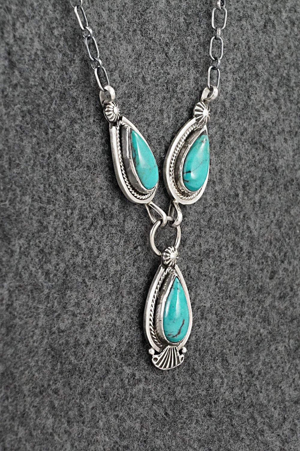 Turquoise & Sterling Silver Necklace - Verley Betone