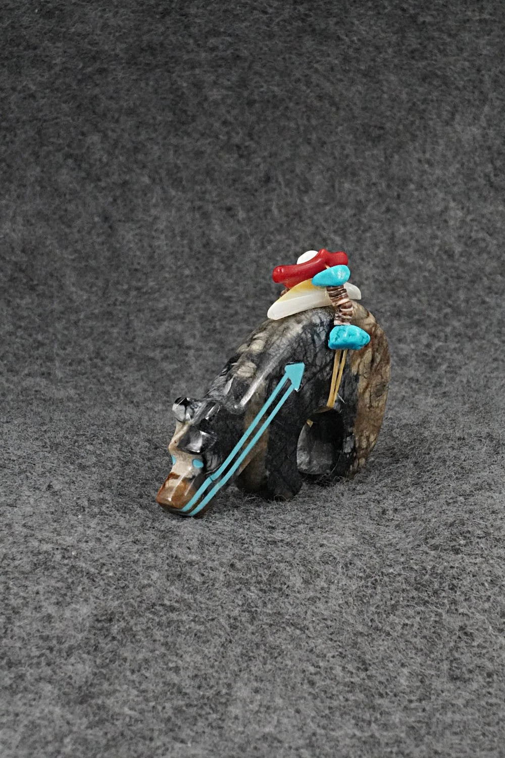 Bear Zuni Fetish Carving - Rodney Laiwakete