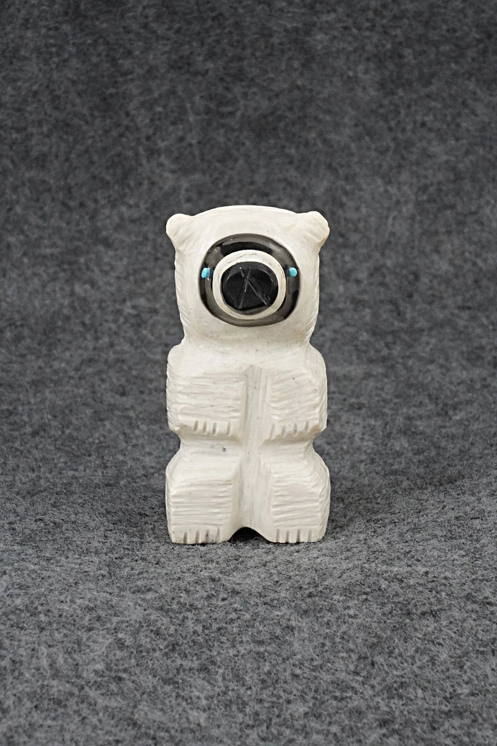 Raccoon Zuni Fetish Carving - Susan Lementino