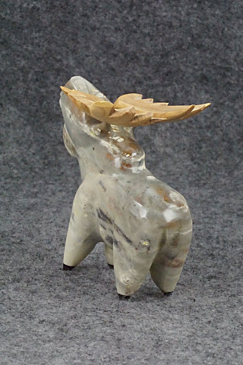 Moose Zuni Fetish Carving - Enrike Leekya