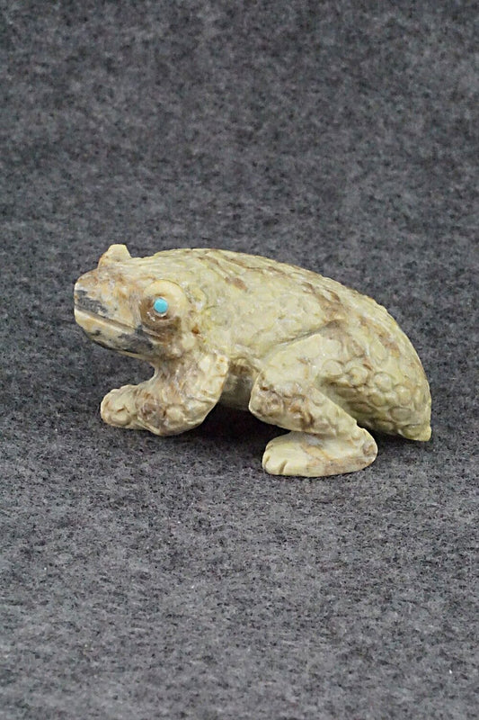 Frog Zuni Fetish Carving - Karen Zunie