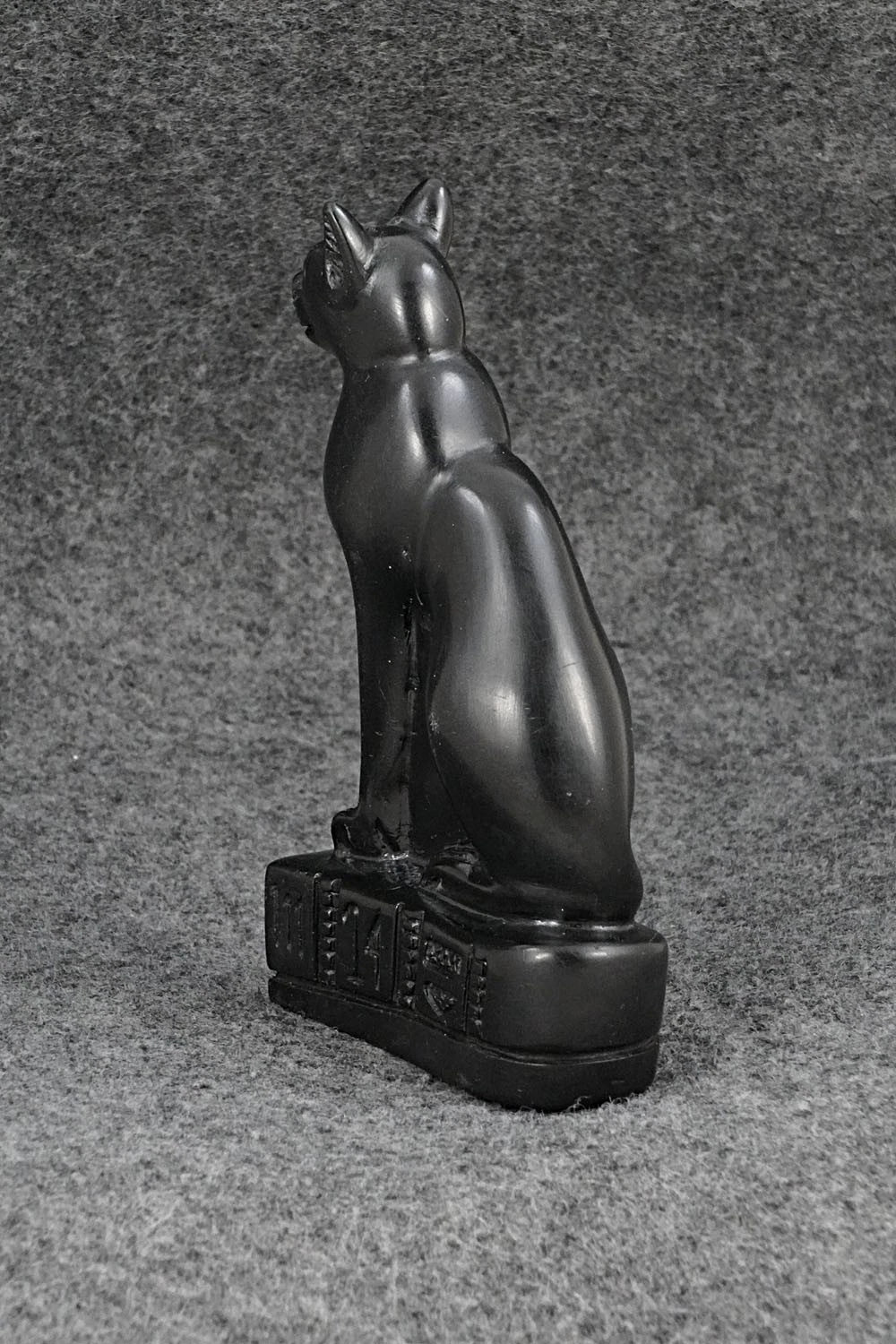 Cat Zuni Fetish Carving - Carlton Camosona
