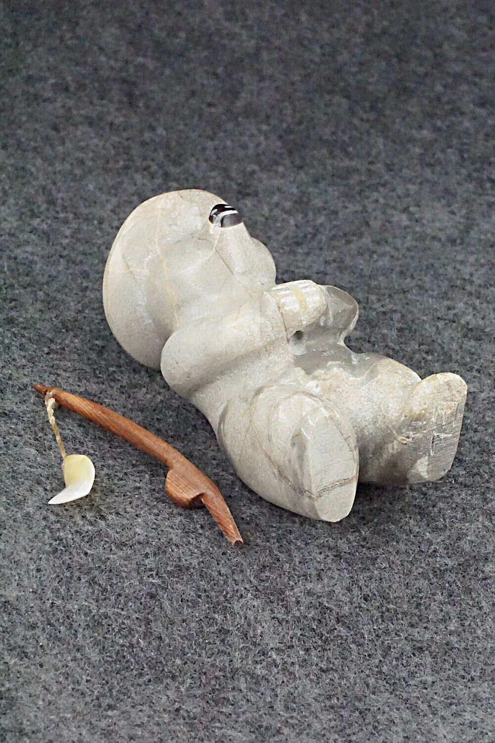 Bear with Fishing Pole Zuni Fetish Carving - Enrike Leekya