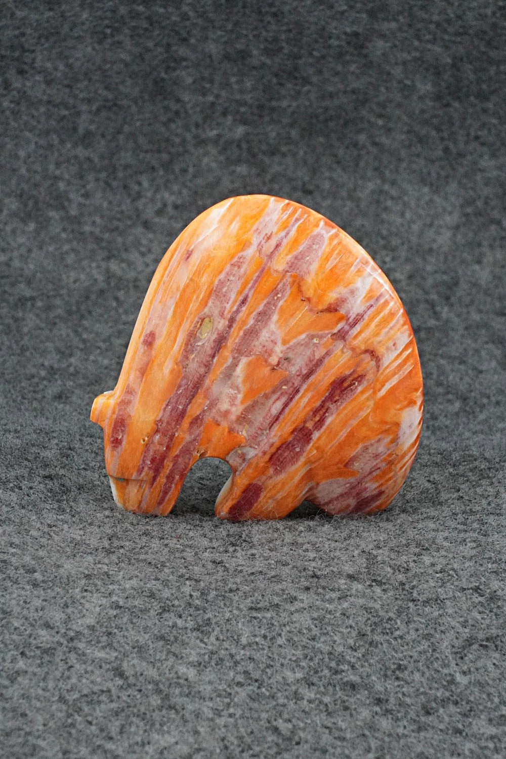 Bear Zuni Fetish Carving - Kenric Laiwakete