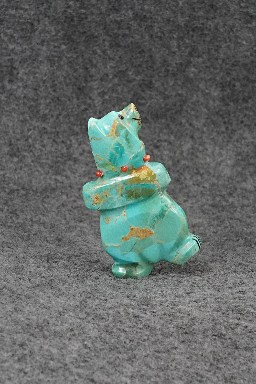 Bear Zuni Fetish Carving - Claudia Peina
