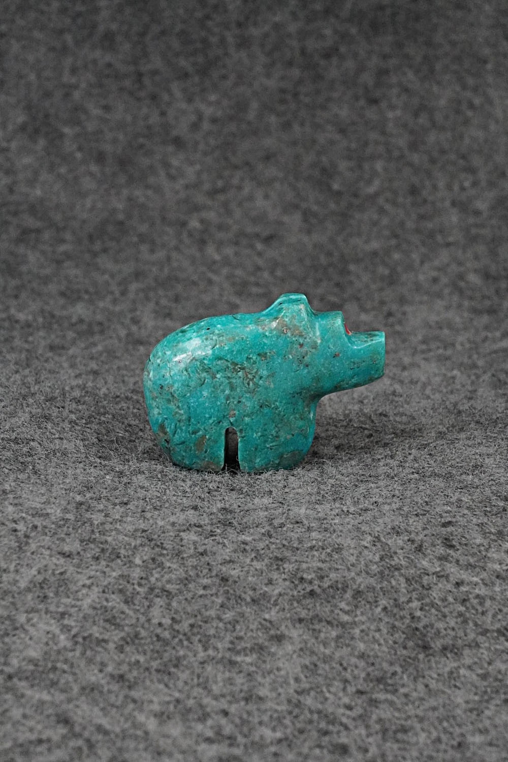 Bear Zuni Fetish Carving - Bernard Laiwekete
