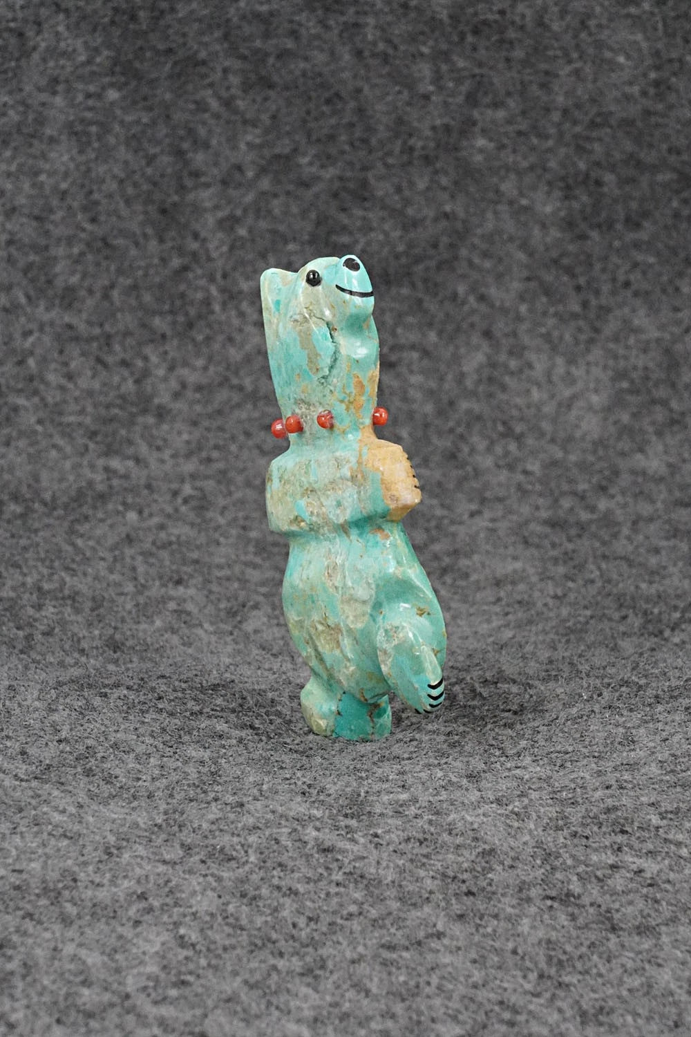Bear Zuni Fetish Carving - Claudia Peina
