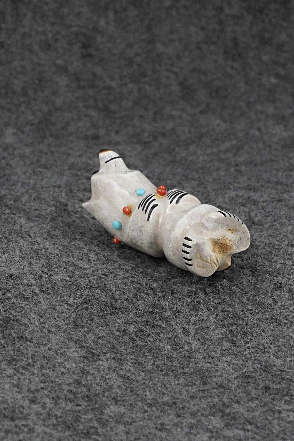 Bear Zuni Fetish Carving - Claudia Peina