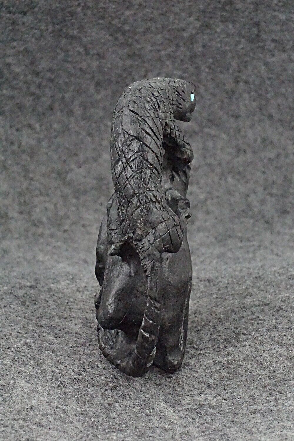 Lizard Zuni Fetish Carving - Wilfred Cheama