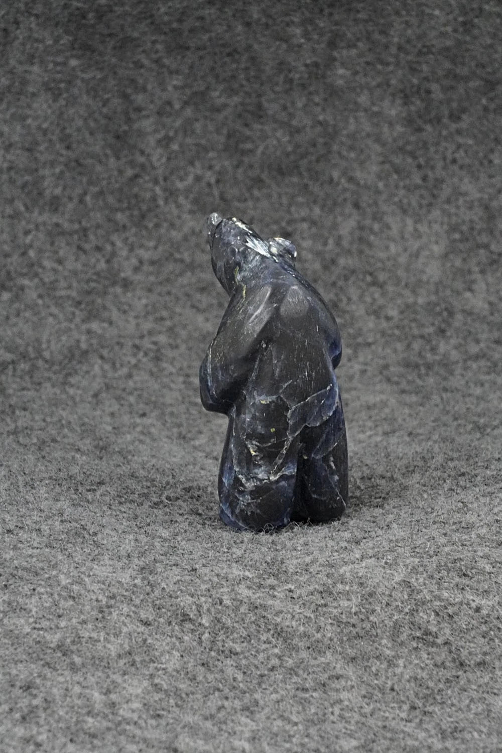 Bear Zuni Fetish Carving - Ronnie Lunasee
