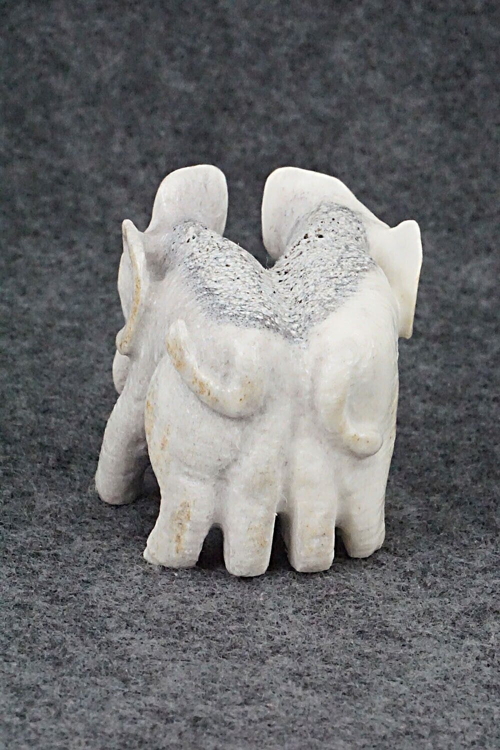 Elephants Zuni Fetish Carving - Maxx Laate