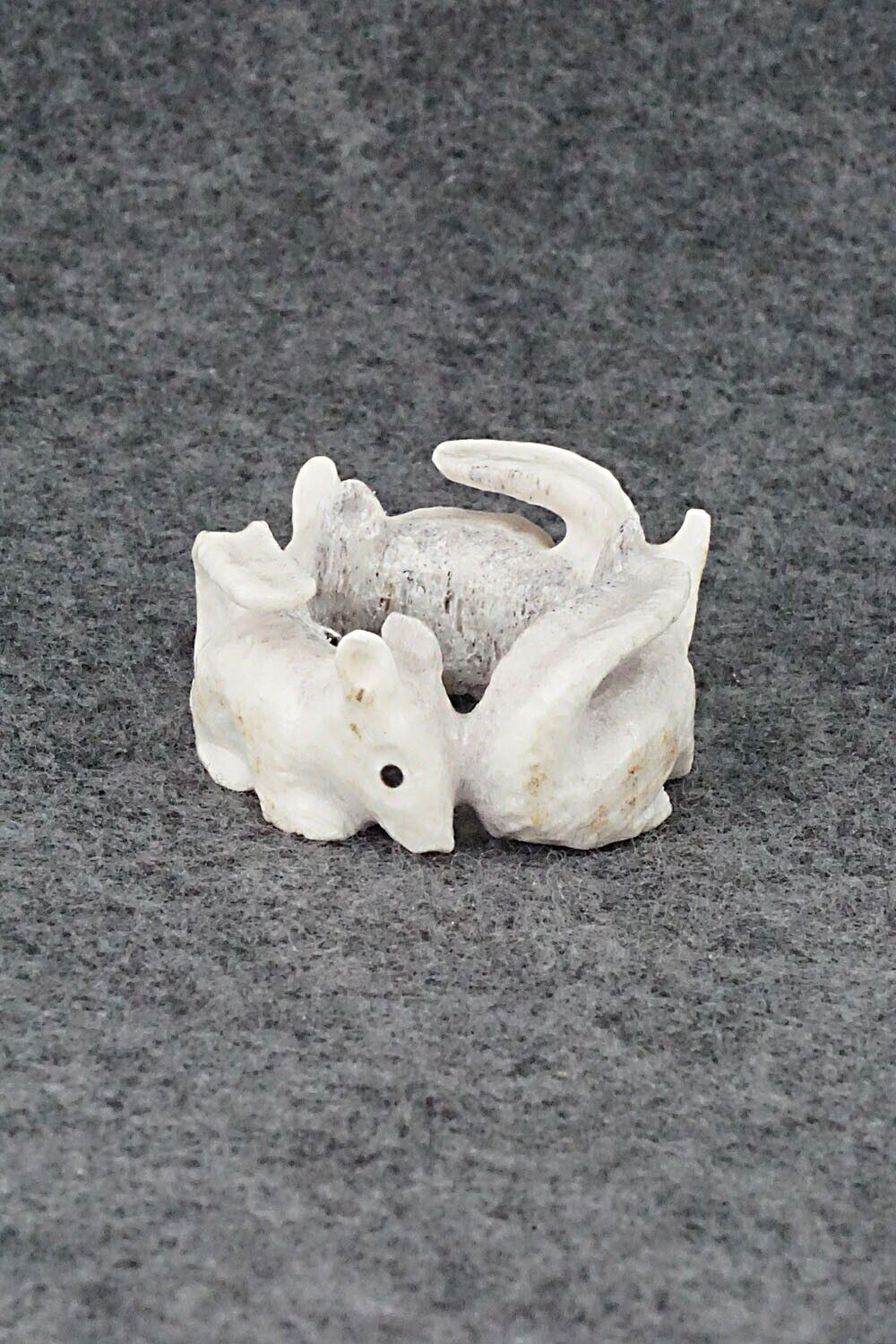 Squirrels Zuni Fetish Carving - Maxx Laate