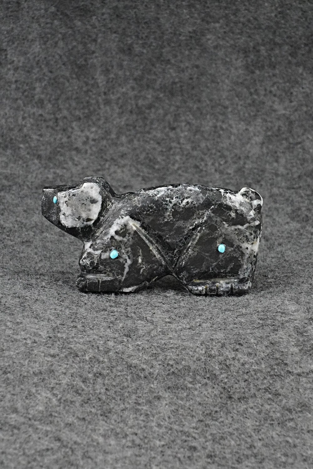 Bear Zuni Fetish Carving - Alexander Chavez