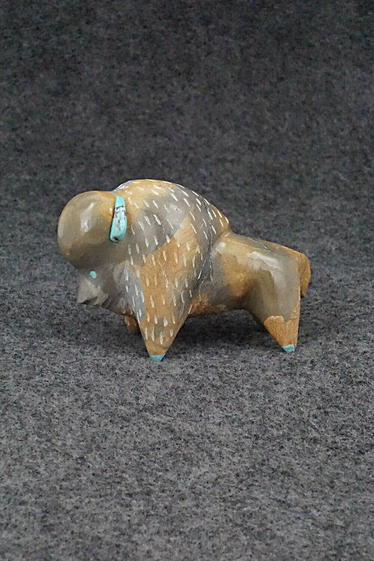 Buffalo Zuni Fetish Carving - Enrike Leekya