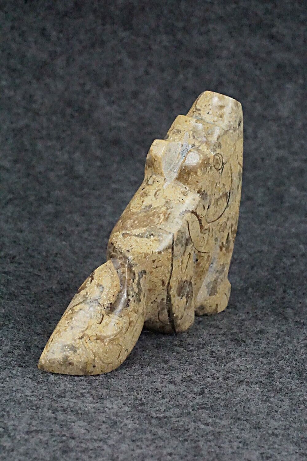Wolf Zuni Fetish Carving - Bernard Laiwakete