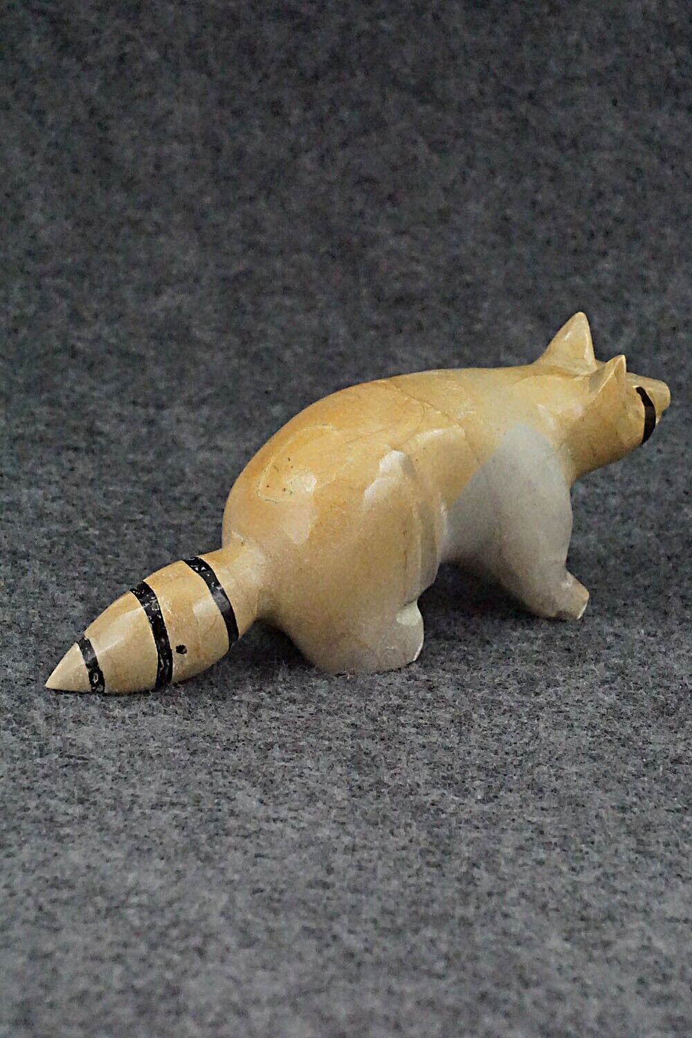 Raccoon Zuni Fetish Carving - Enrike Leekya