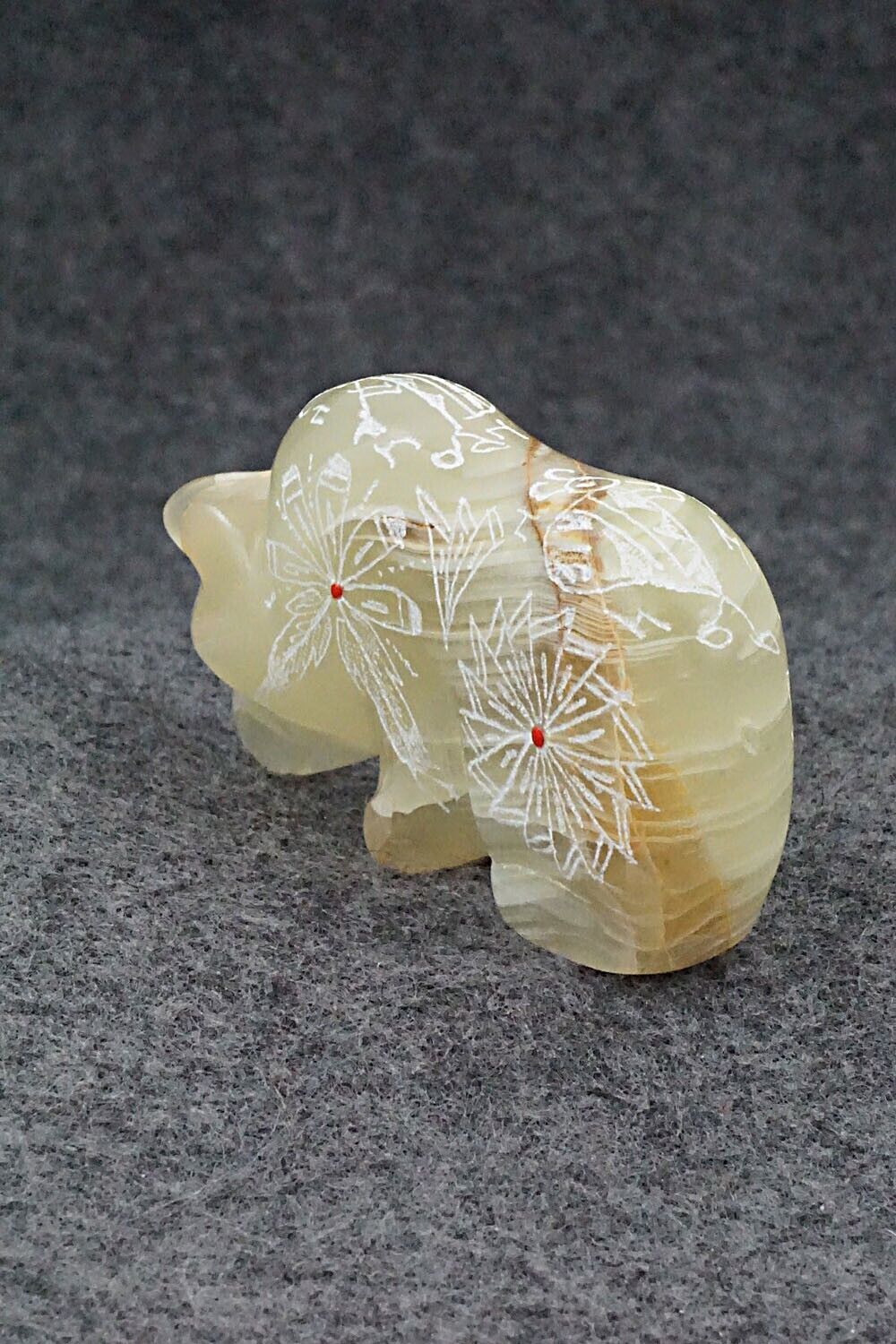 Bear Zuni Fetish Carving - Adrian Cachini