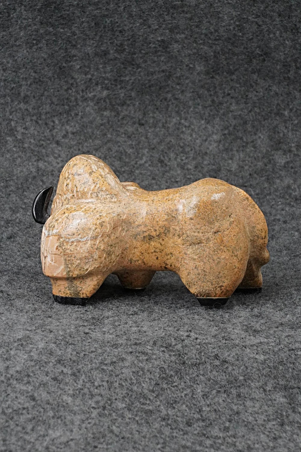 Buffalo Zuni Fetish Carving - Freddie Leekya