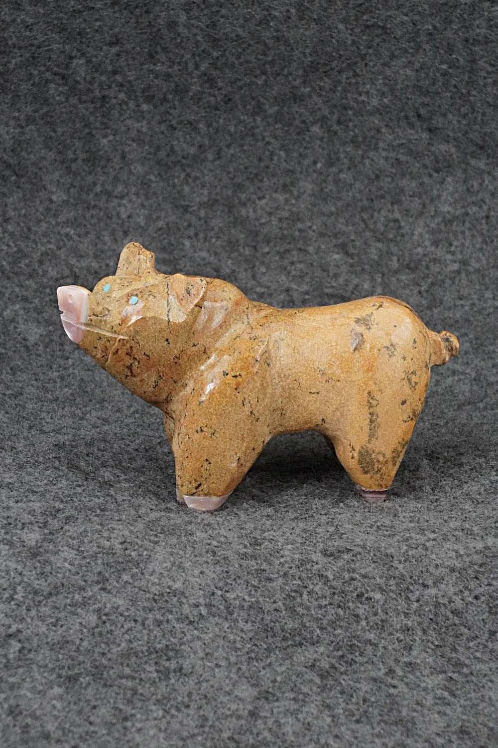 Pig Zuni Fetish Carving - Freddie Leekya